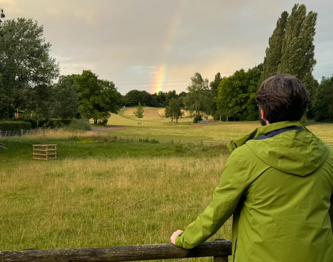 Almanya’ya geldikten sonra yaşanan duyguları anlatan göç temalı bir fotoğraf