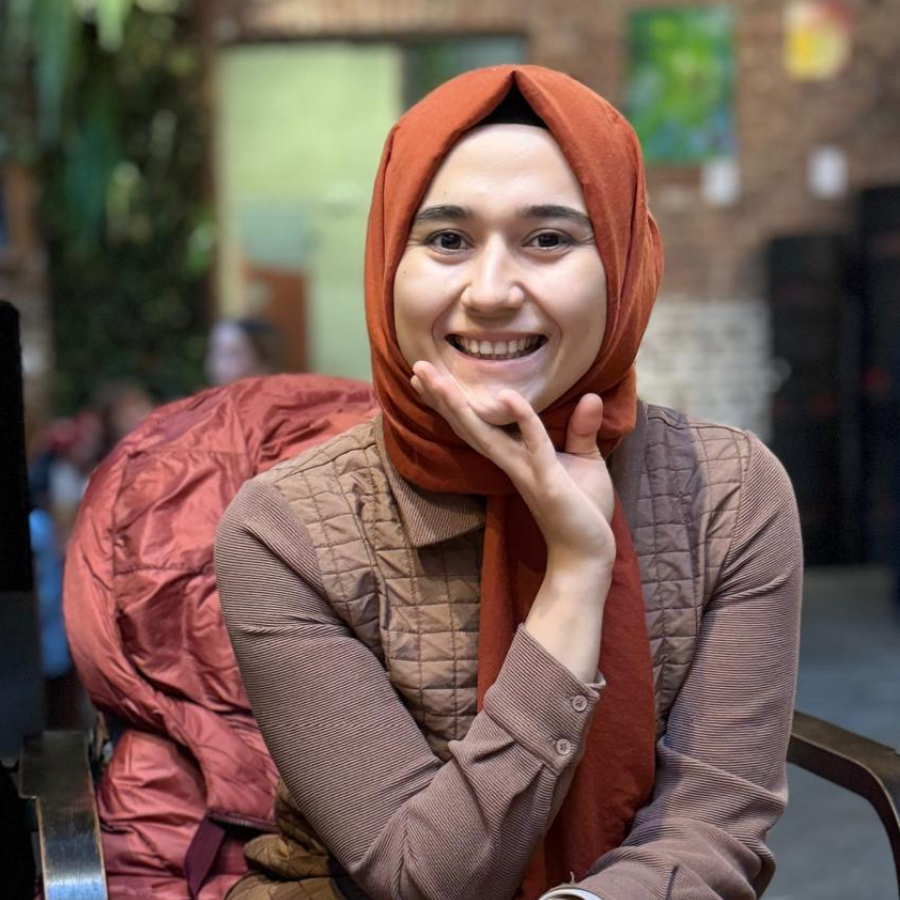 hatice-nur-yönetici1